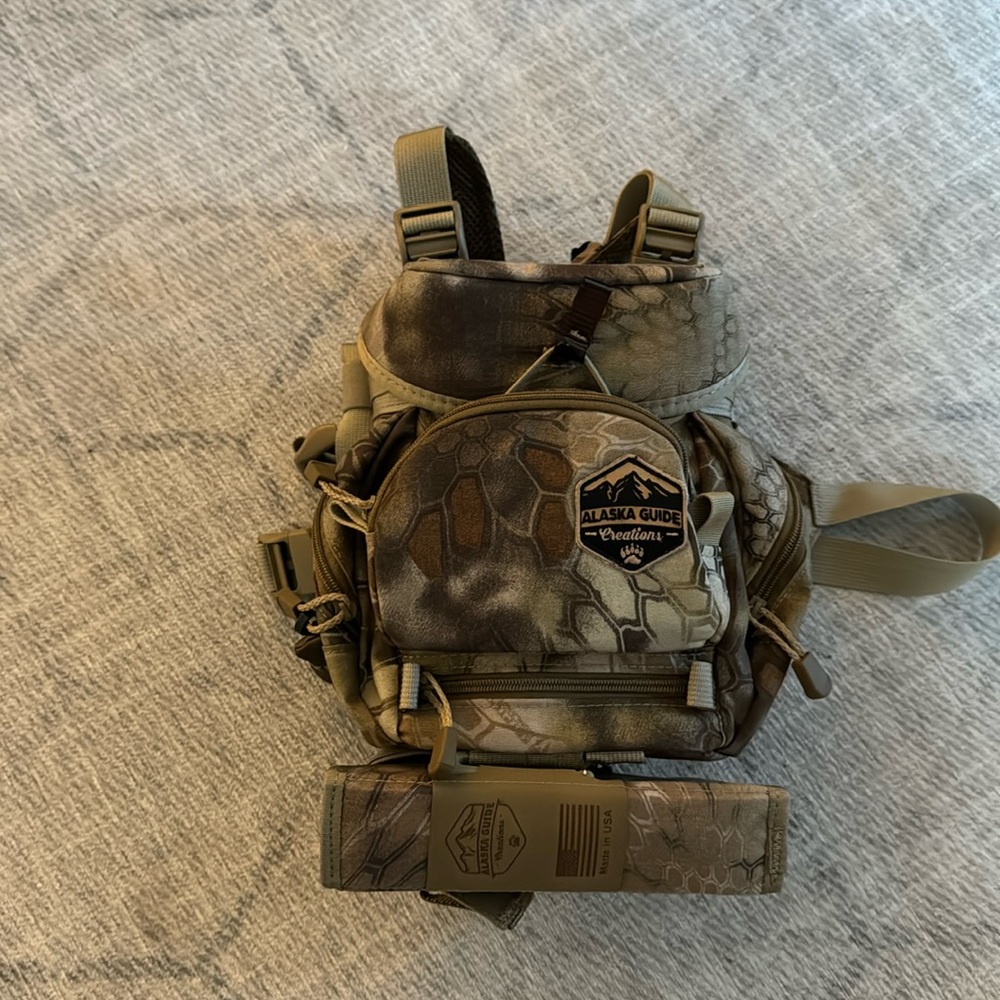 Alaska Guide Creations Bino Harness Kodiak Cub Max Kryptek Highlander